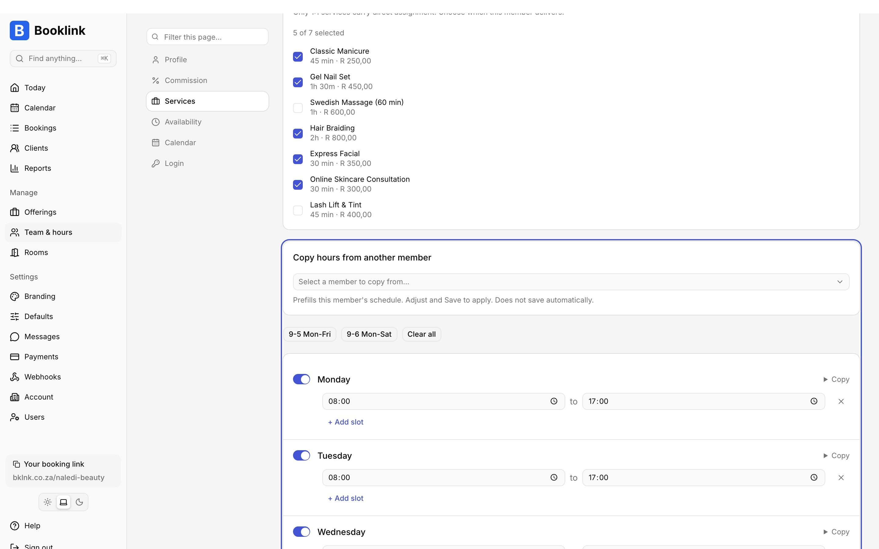 Booklink weekly availability schedule showing working hours per day